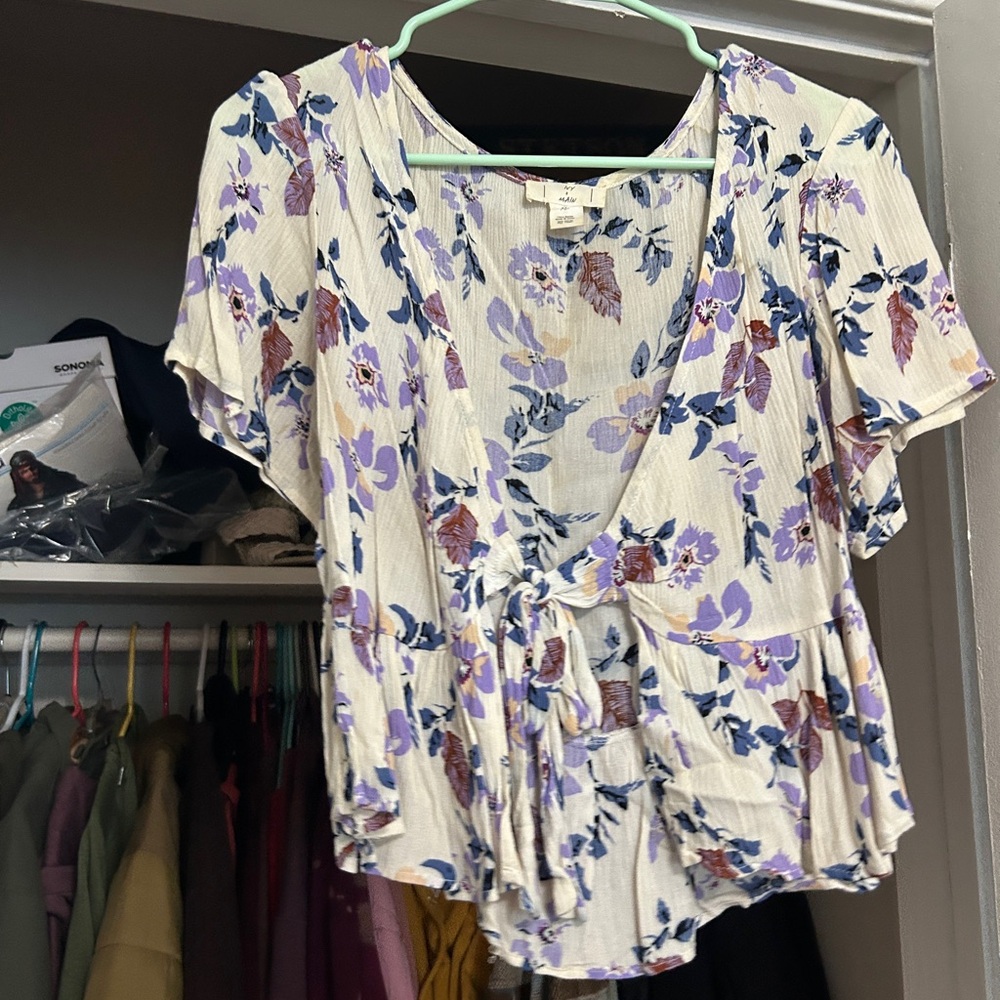 Floral Print Women Top that Ties